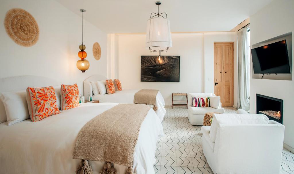 L otel at 1218 Concept House