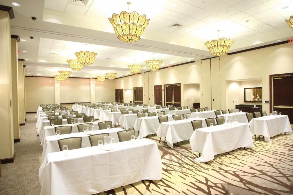 Embassy Suites by Hilton Savannah Airport