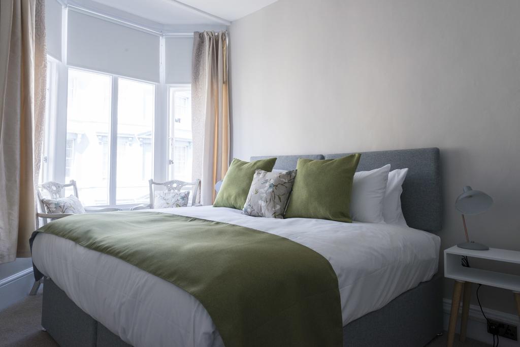Brighton Marina House Hotel - B&B