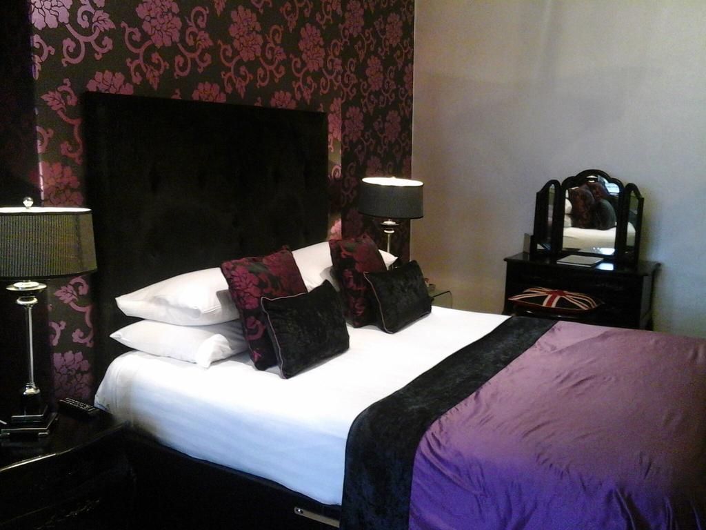 The Townhouse Hotel