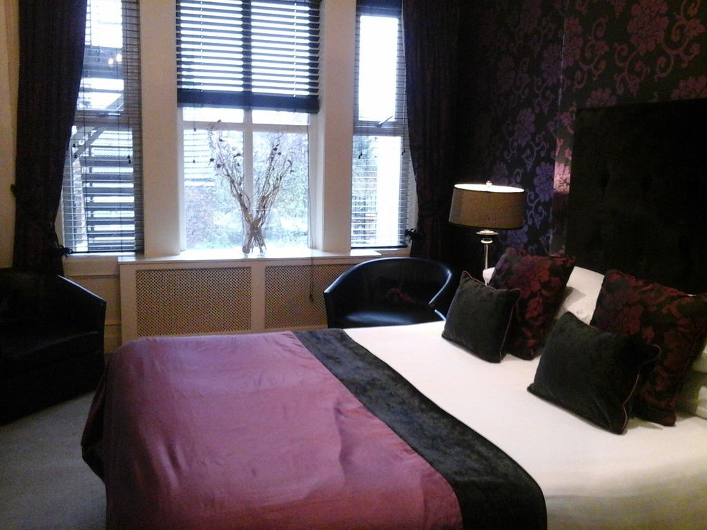 The Townhouse Hotel