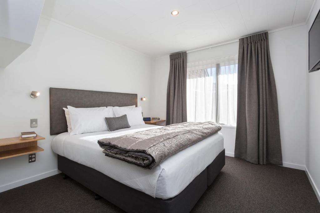 Dunedin Motel & Villas