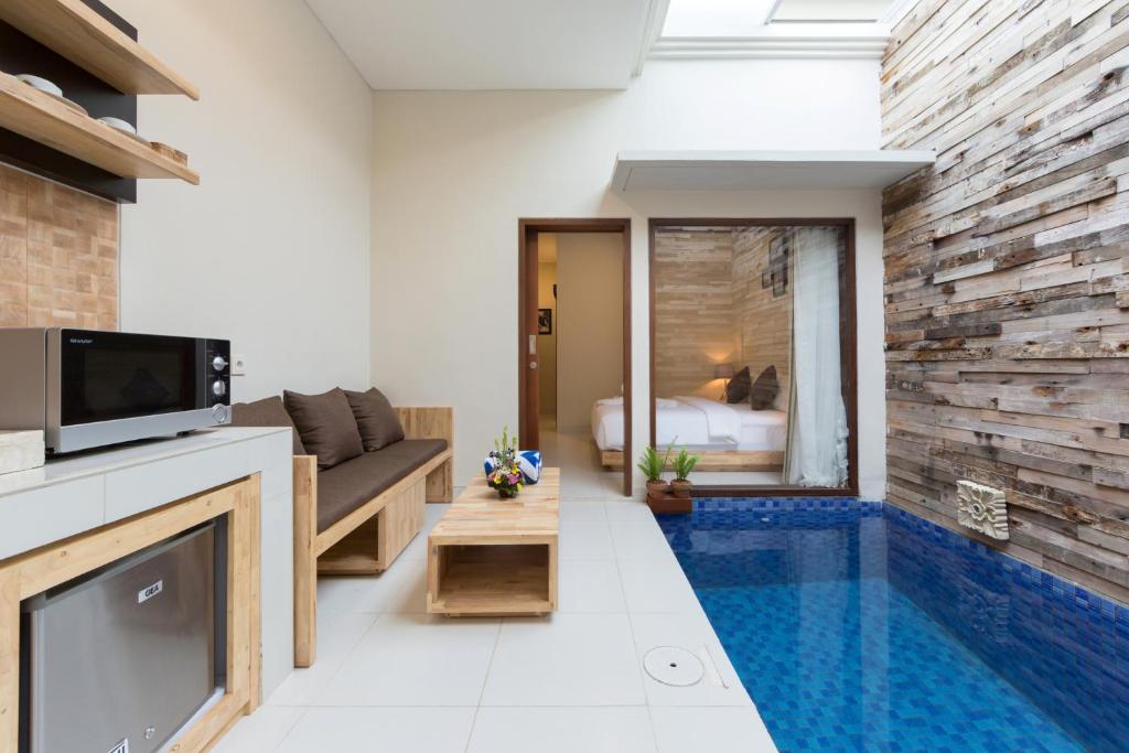 Paisa Seminyak Living