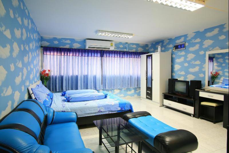 Deluxe at Popular Condo