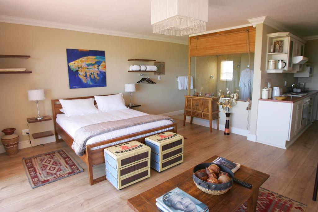 Dolphin Inn Guesthouse