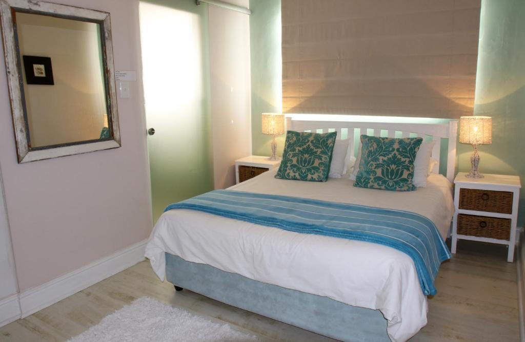 Dolphin Inn Guesthouse