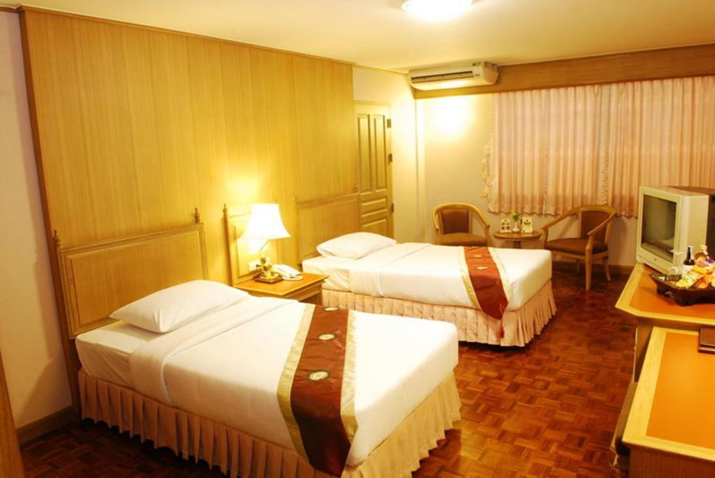 Silom Village Inn