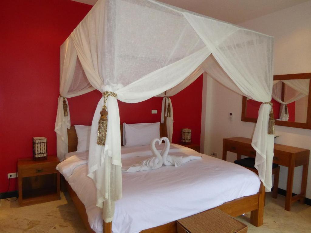 VIP Chain Resort Pool Villa