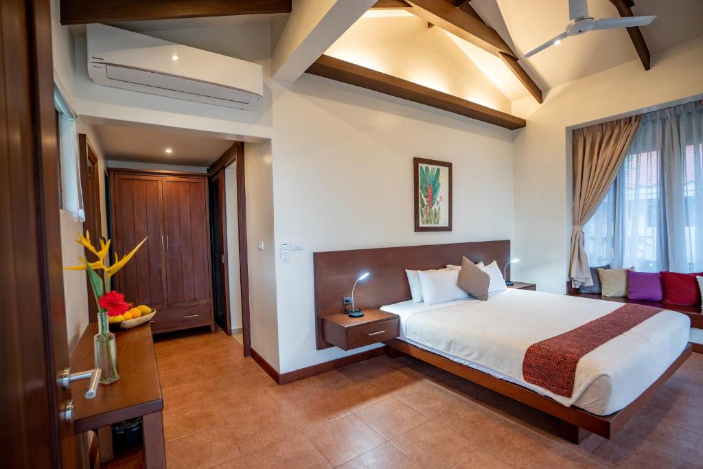 Island View Beachfront Resort