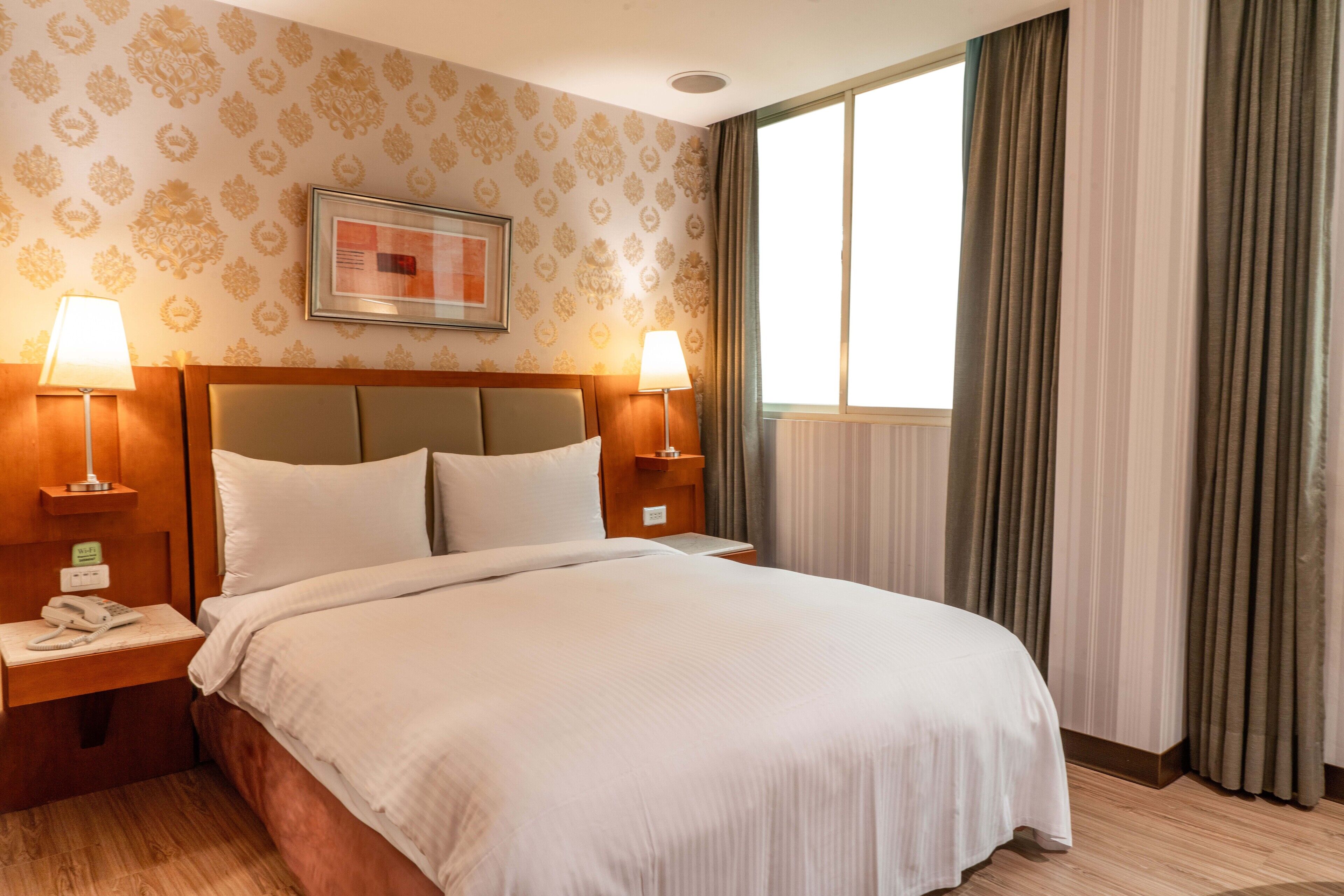 Elegance Hotel