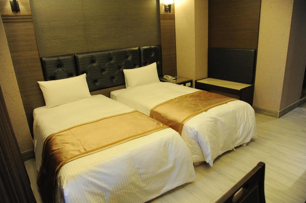 Maple Hotel