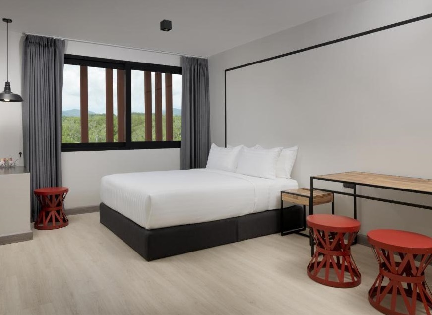 PRIME TOWN - Posh & Port Hotel PHUKET