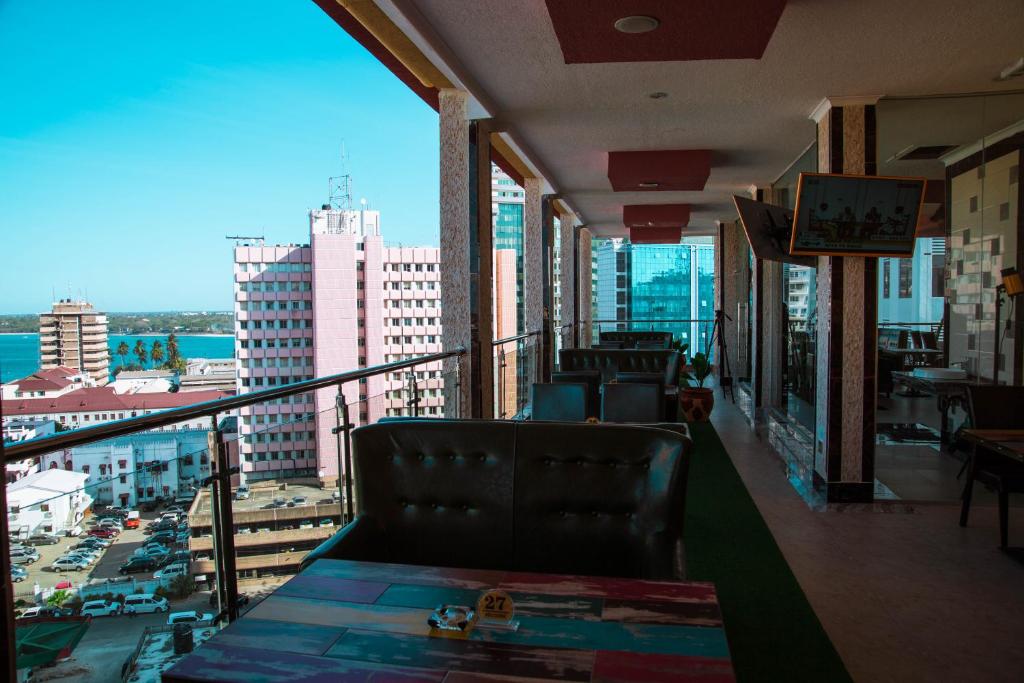 Tiffany Diamond Hotel Makunganya Street