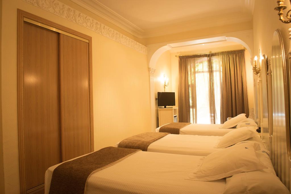 Los Angeles & Spa Hotel