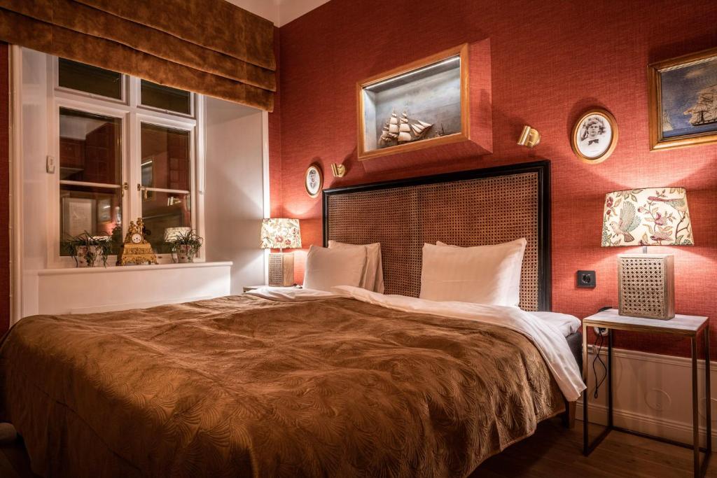 Victory Hotel