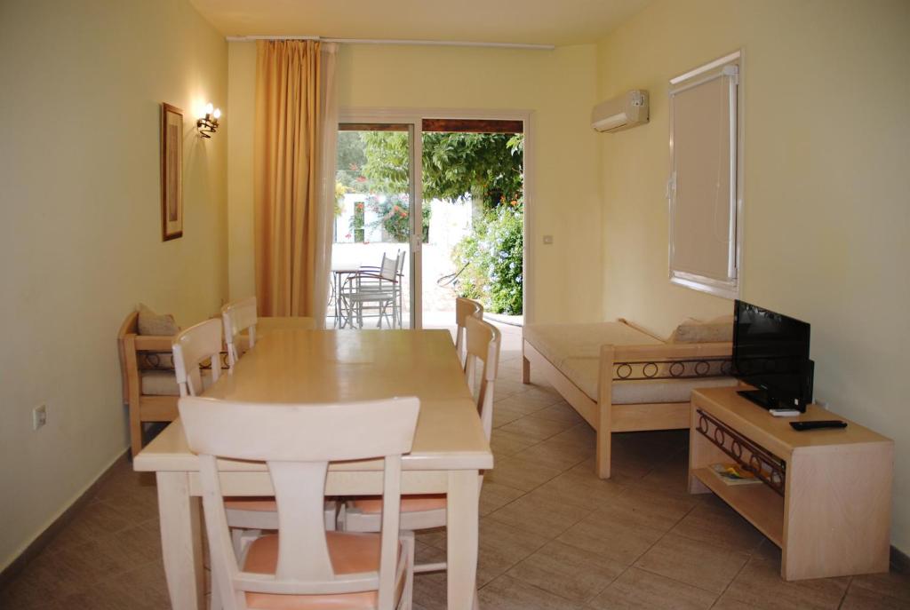 Almiros Apartments