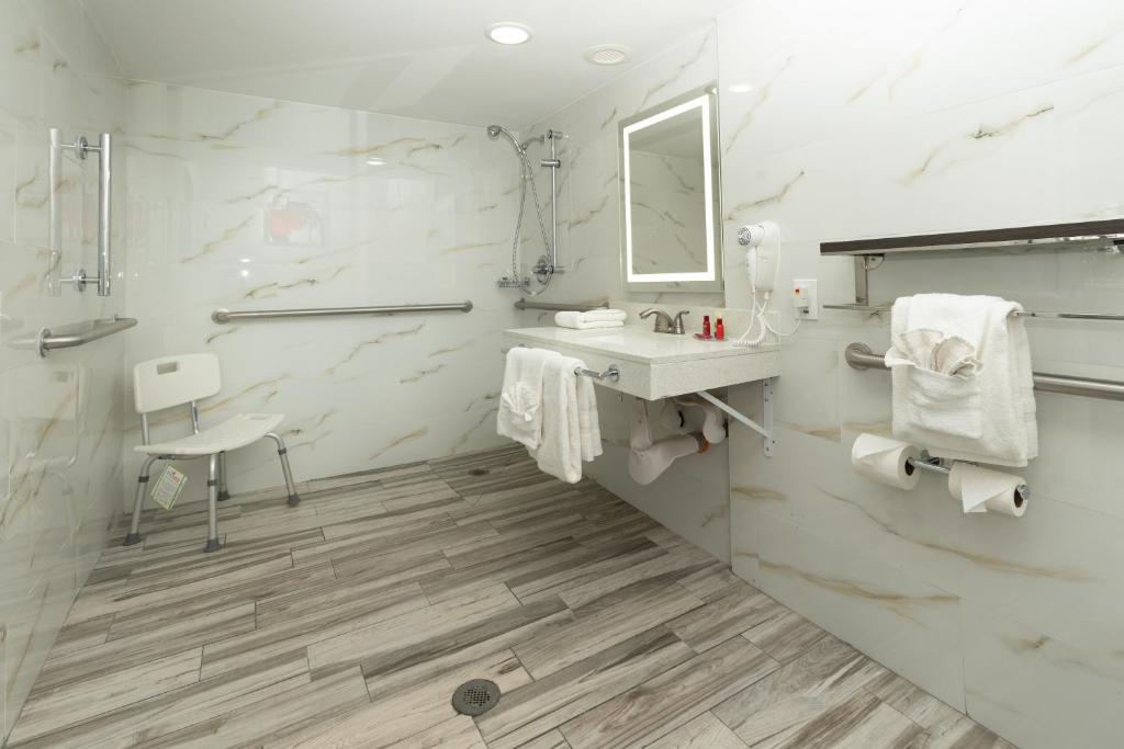 SURESTAY PLUS HOTEL BY BEST WESTERN SACRAMENTO CAL EXPO