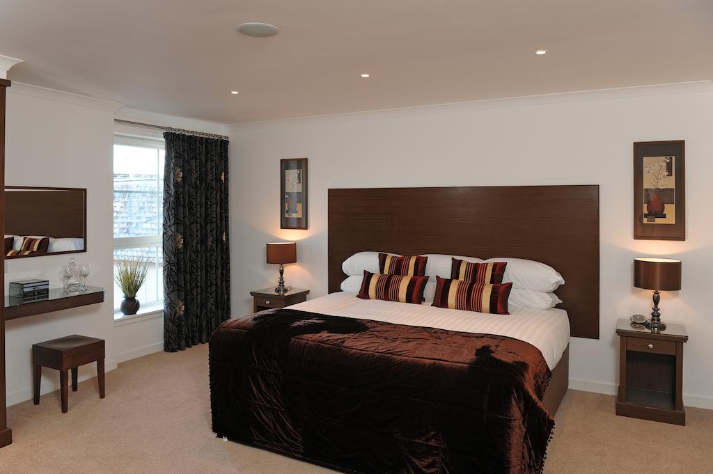 Fountain Court Apartments - Grove Executive