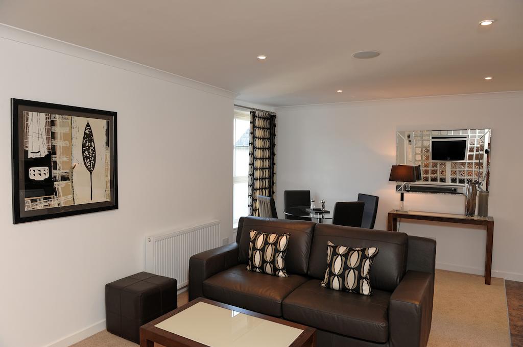 Fountain Court Apartments - Grove Executive