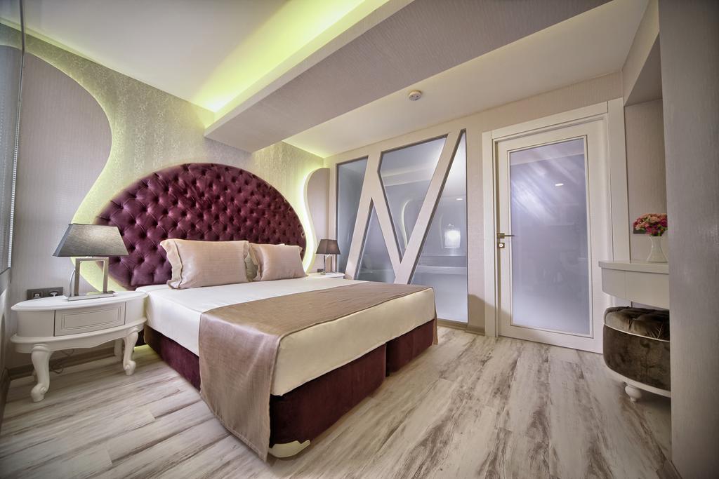 Demonti Otel