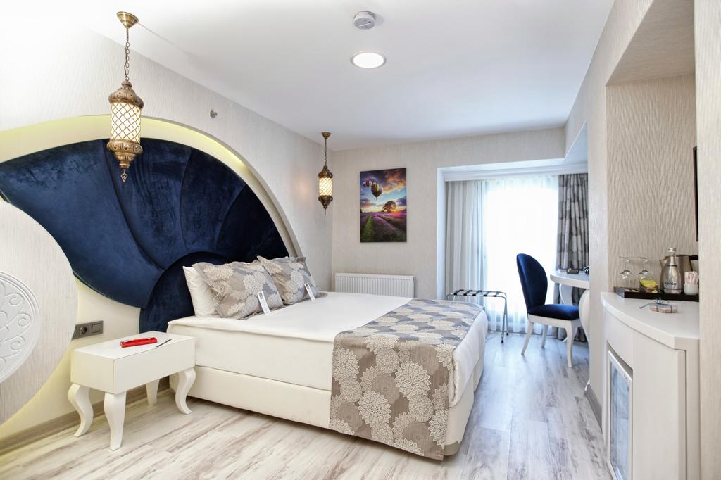 Demonti Otel