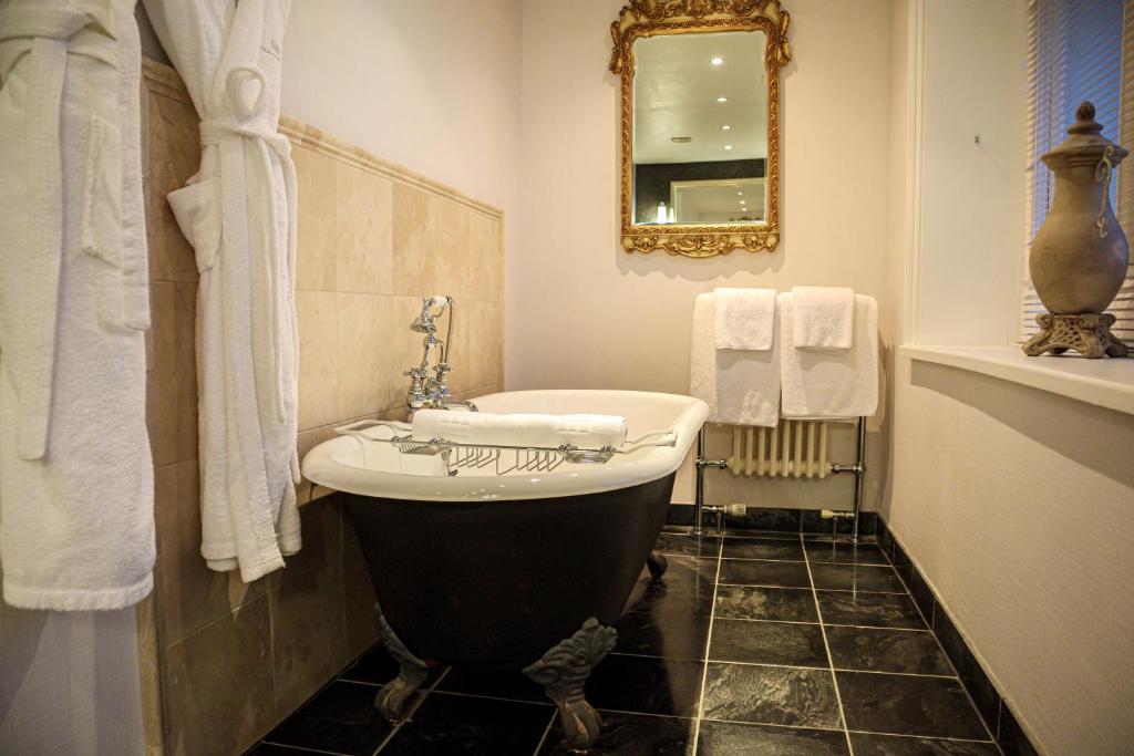 Alexander House And Utopia Spa
