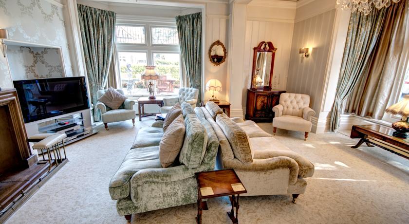 Grovefield Manor
