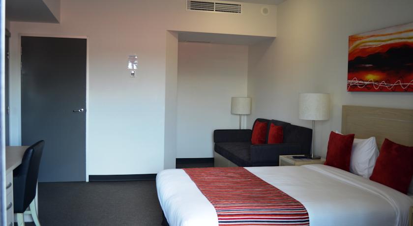 Jephson Hotel & Apartments