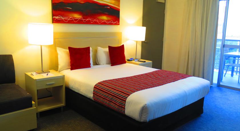 Jephson Hotel & Apartments